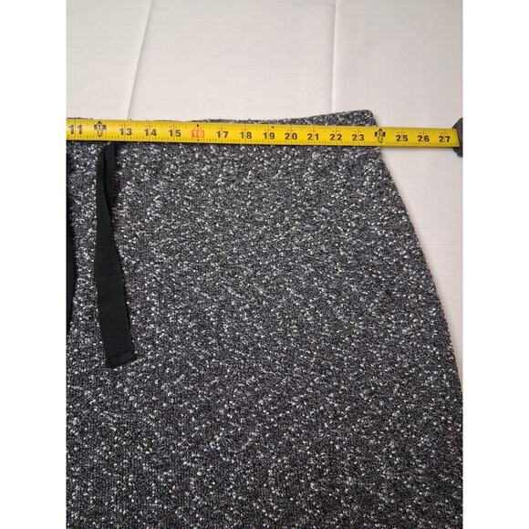 Torrid Black Tweed Like Mini Skirt Plus Size 4 Elastic Waist Pull On Career - Picture 11 of 12